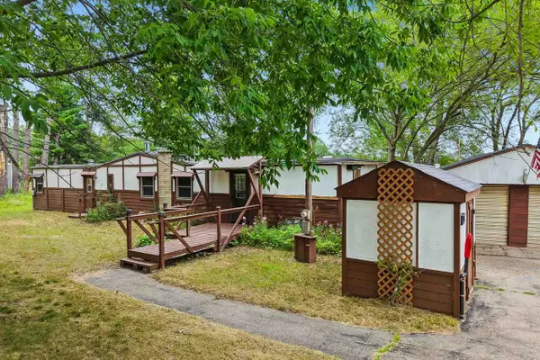 W8356 W Neenah Drive, Oxford, WI 53952