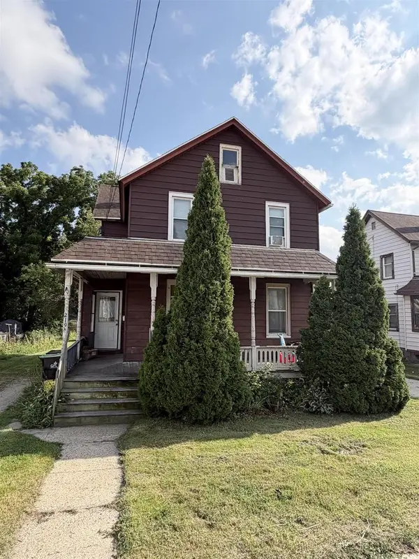 219 W Mill Street, Beaver Dam, WI 53916