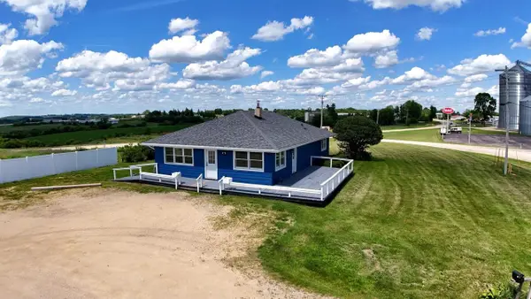 674 County Road O Road, Mineral Point, WI 53565