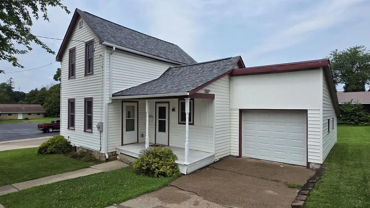 245 W Walnut Street, Lancaster, WI 53813 - #1