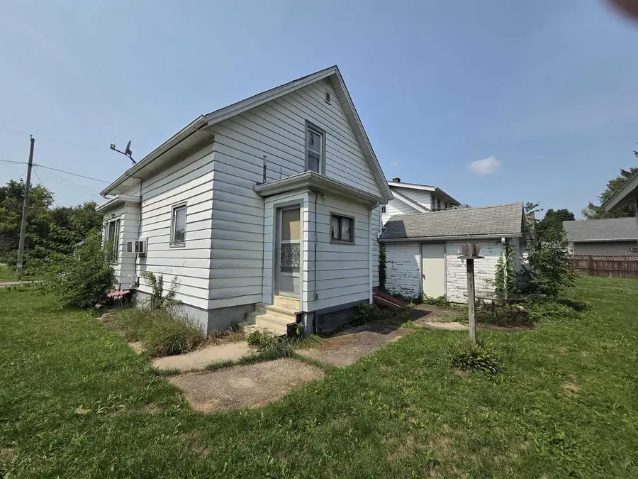 311 S Monroe Street, Watertown, WI 53094 - #3