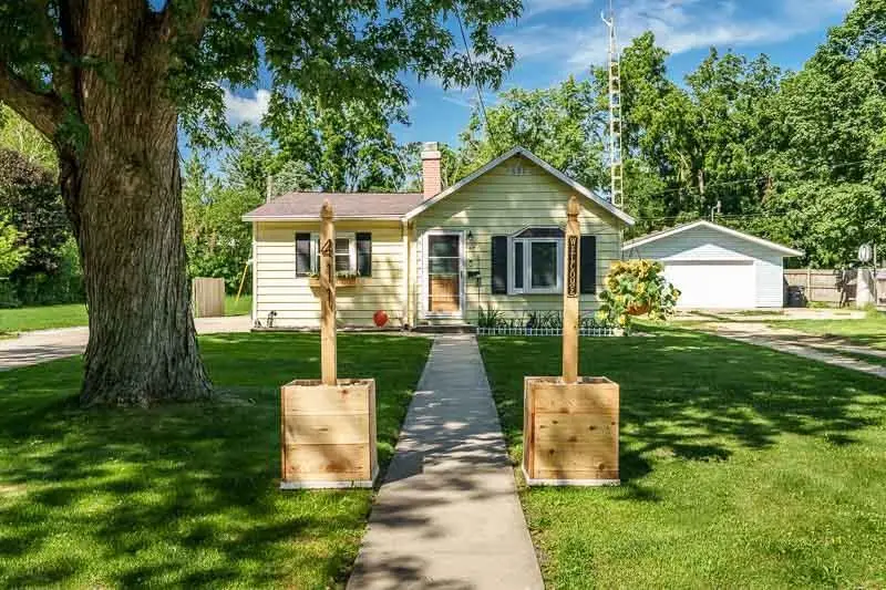 411 S Madison Street, Evansville, WI 53536 - #1