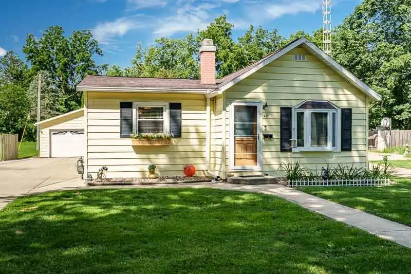 411 S Madison Street, Evansville, WI 53536 - #2