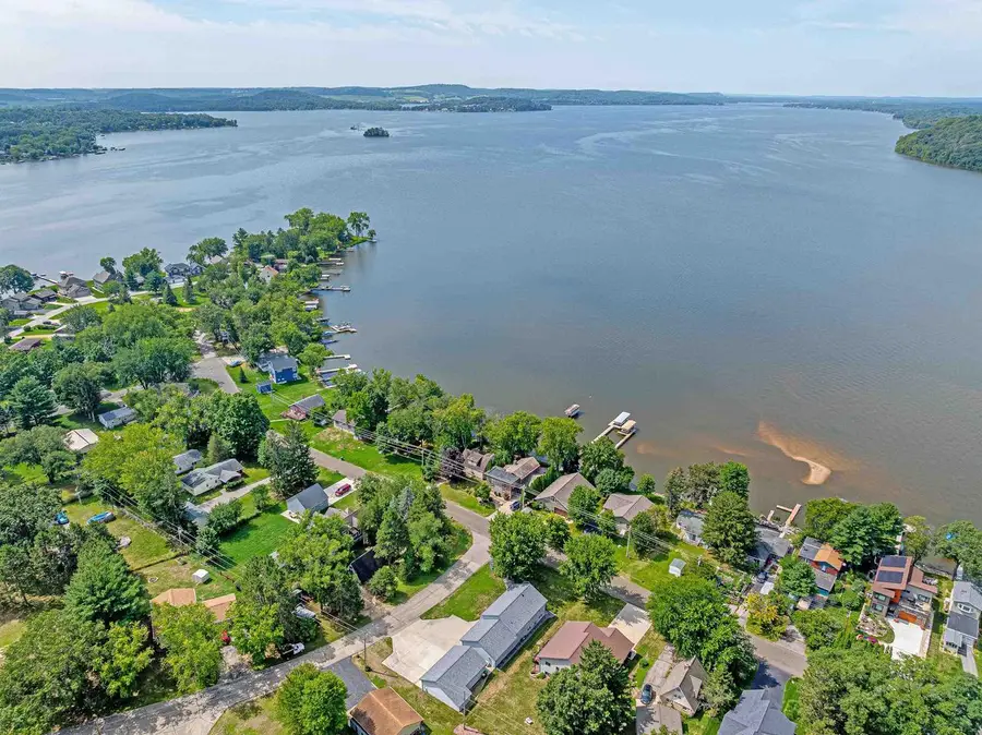 W10894 Fox Glen Road, Poynette, WI 53955 - #2