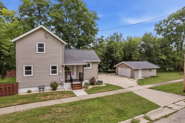 216 E Lawton Street, Edgerton, WI 53534