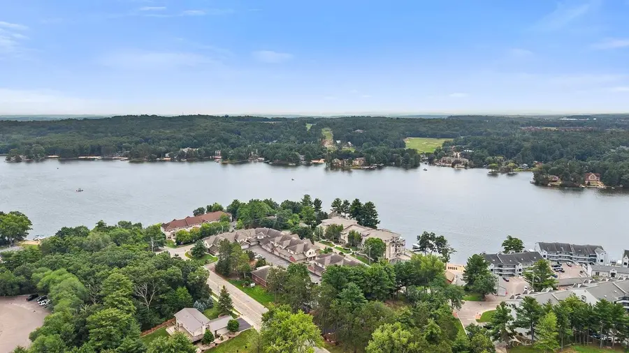 670 E Lake Avenue #210, Wisconsin Dells, WI 53965 - #2