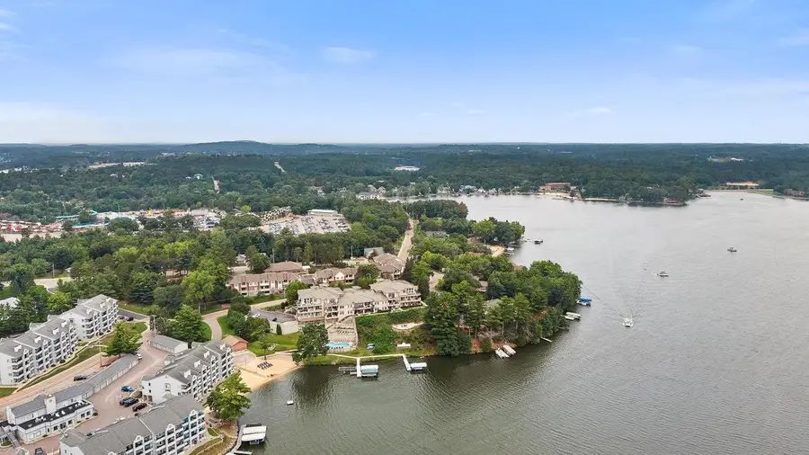 670 E Lake Avenue #210, Wisconsin Dells, WI 53965 - #3
