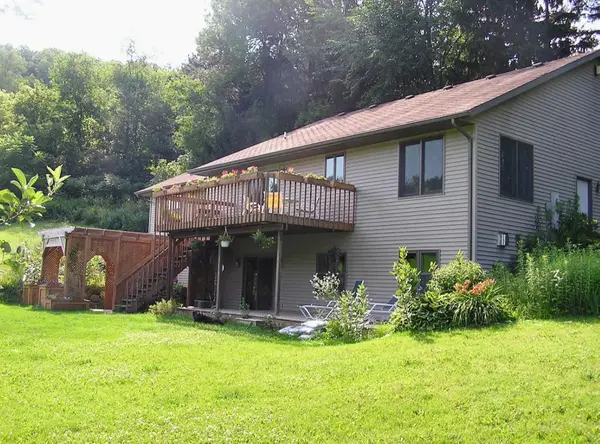 9222 Gorst Road, Mazomanie, WI 53560