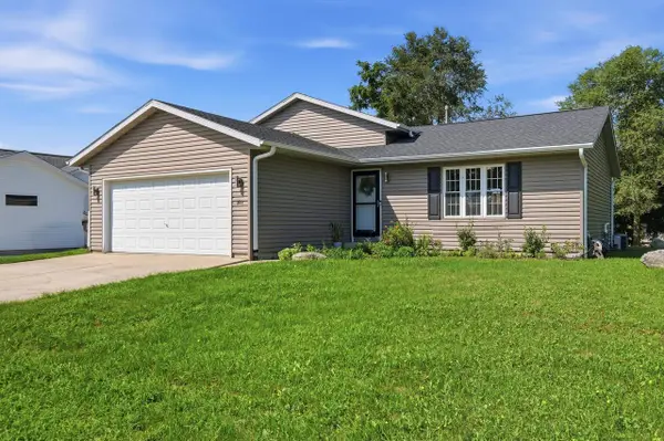301 Ridgeview Drive, Lake Mills, WI 53551