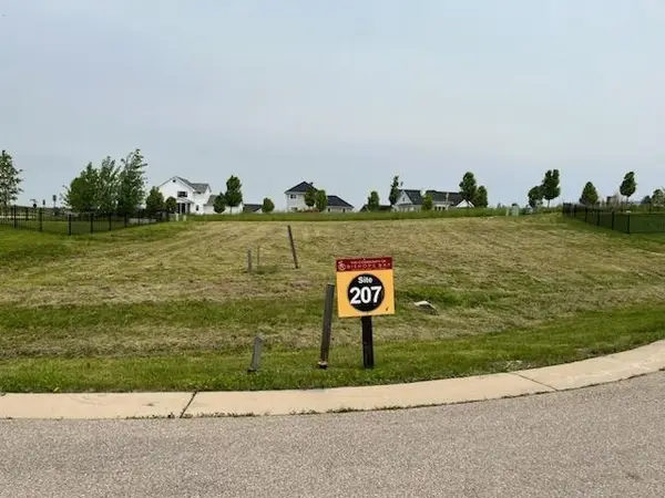 L207 Eagle Prairie Court, Waunakee, WI 53597