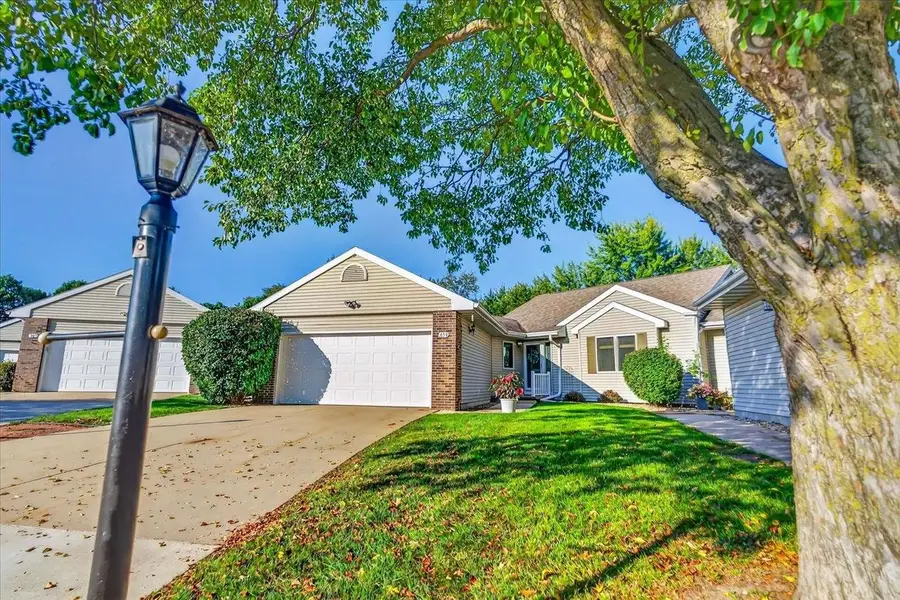 659 Kensington Square, Stoughton, WI 53589 - #3