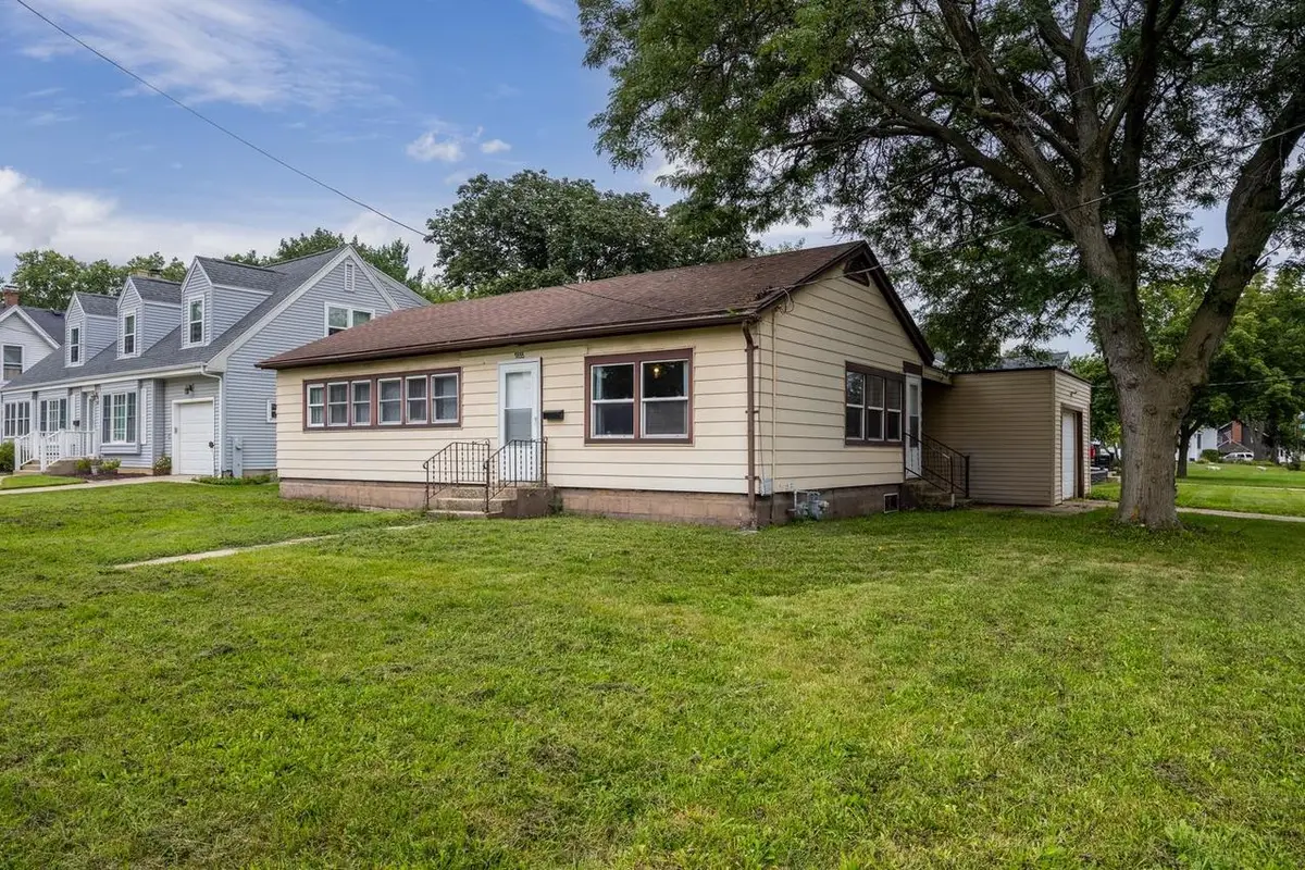 1855 Strong Avenue, Beloit, WI 53511 - #1