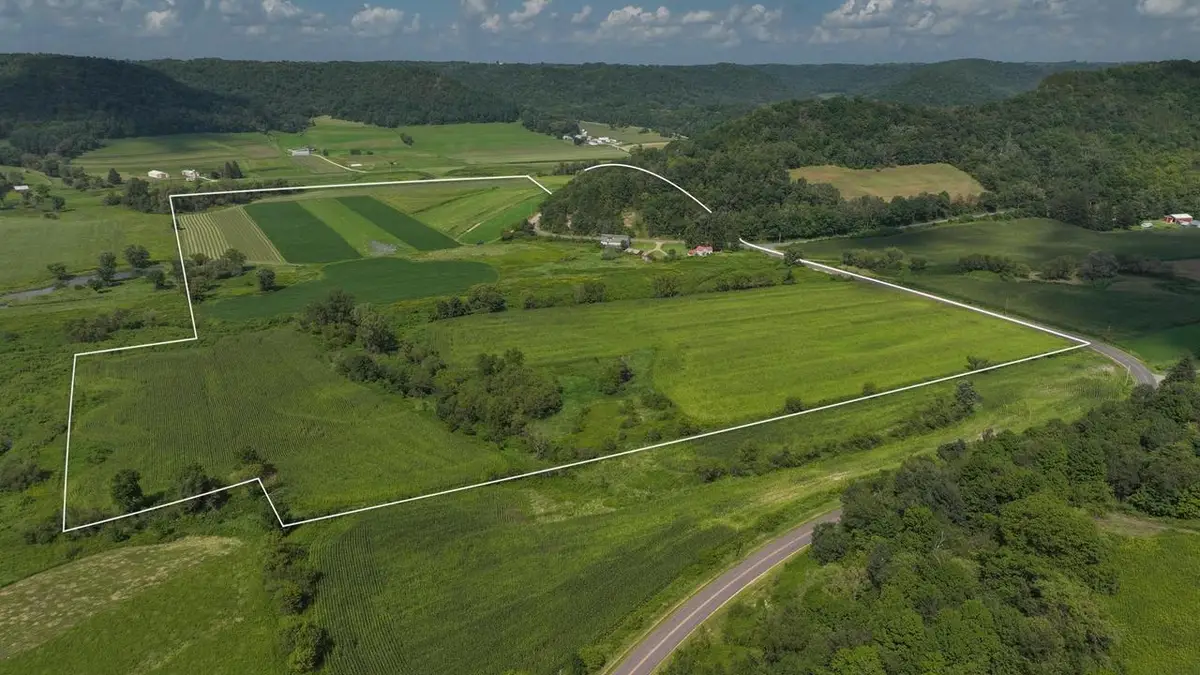 E5306 County Rd P, Coon Valley, WI 54623 - #1