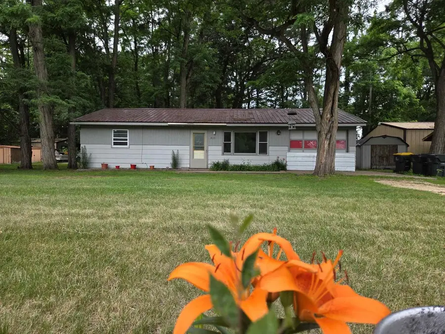 810 Locust Road, Avoca, WI 53506 - #3