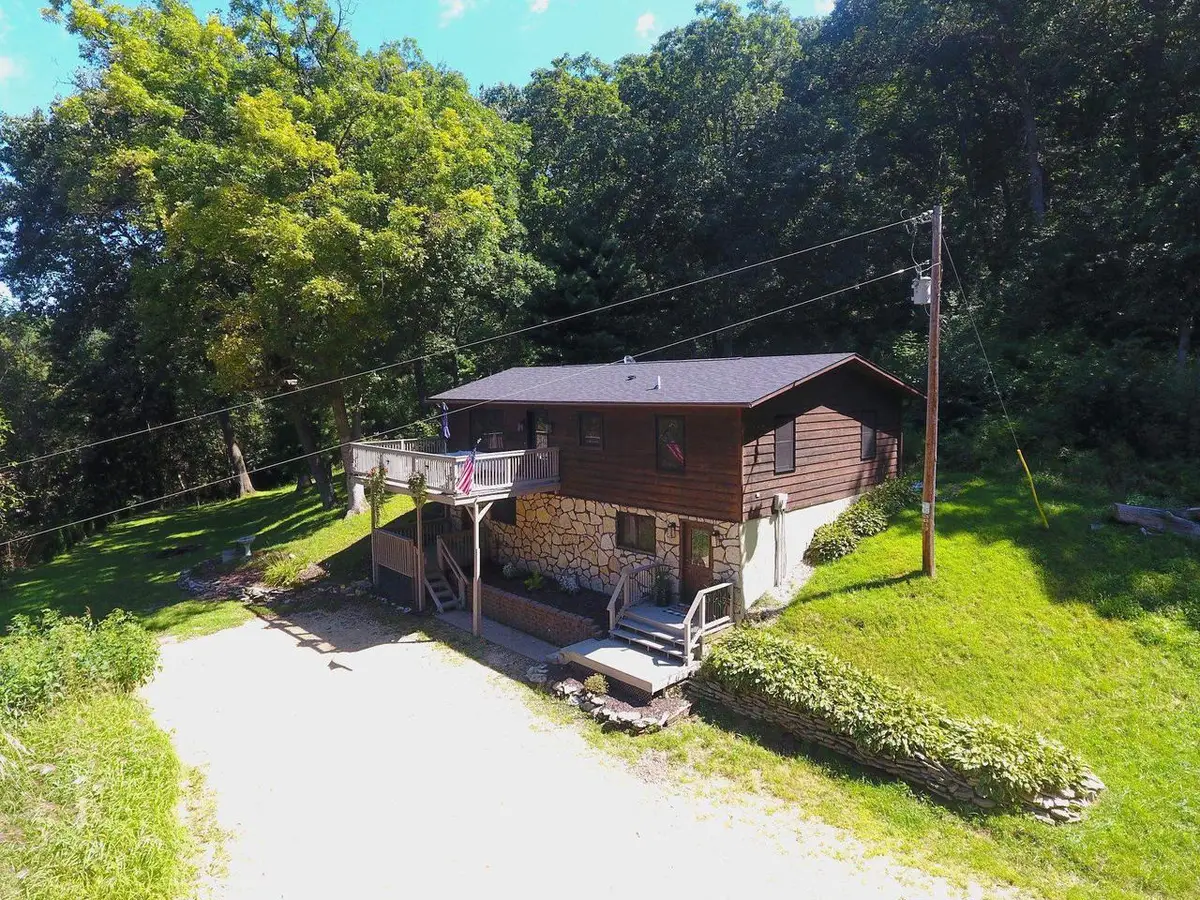 11843 Fuller Hollow Road, Prairie Du Chien, WI 53821 - #1
