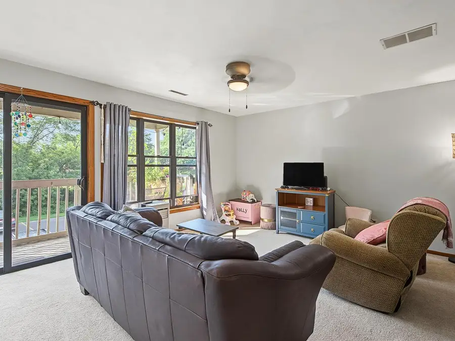 500 E Main Street #6, Sun Prairie, WI 53590 - #2