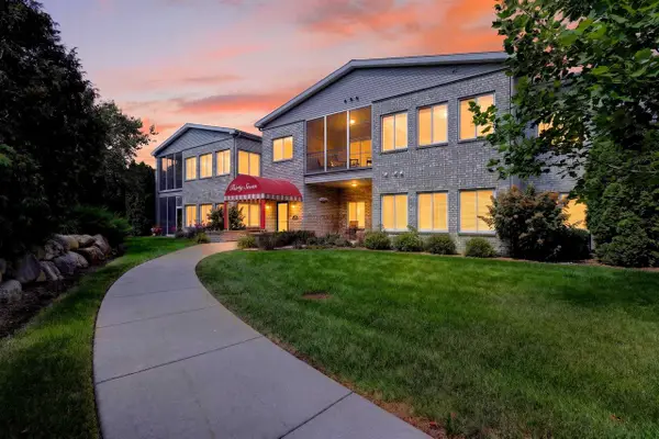 37 Cherokee Circle #204, Madison, WI 53704