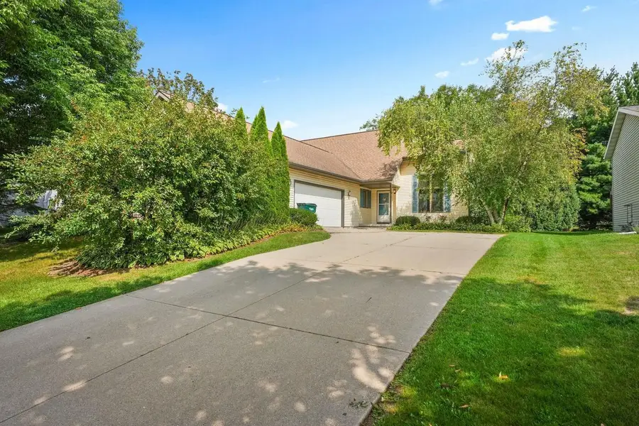 109 W Parkview Street, Cottage Grove, WI 53527 - #2