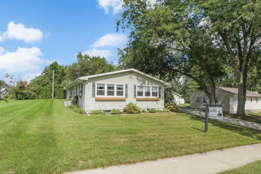 316 South Avenue, Edgerton, WI 53534 - #3