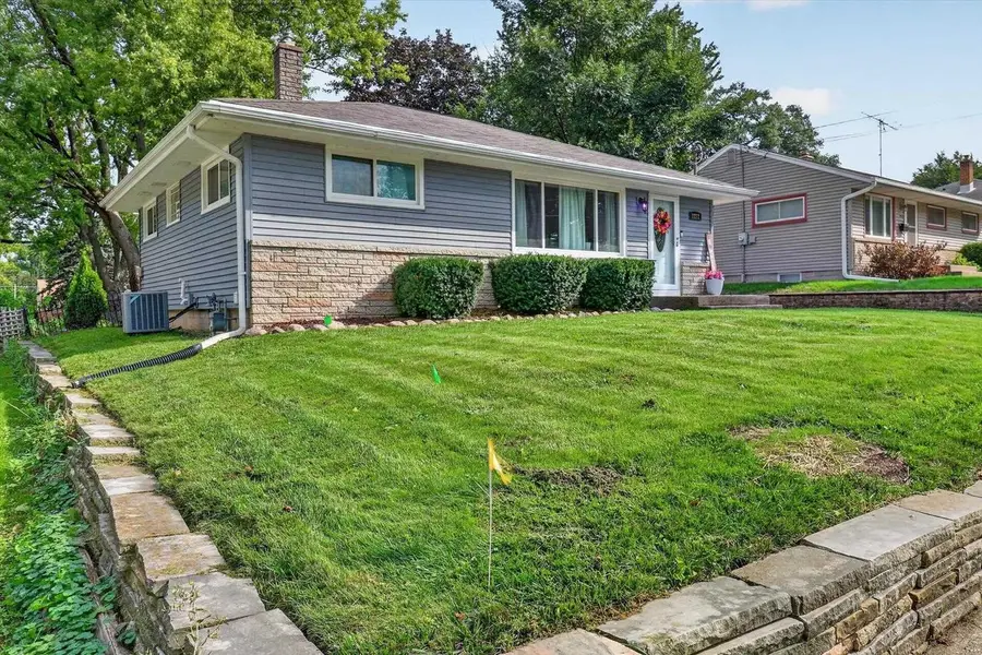 2222 Norton Avenue, Waukesha, WI 53188 - #2