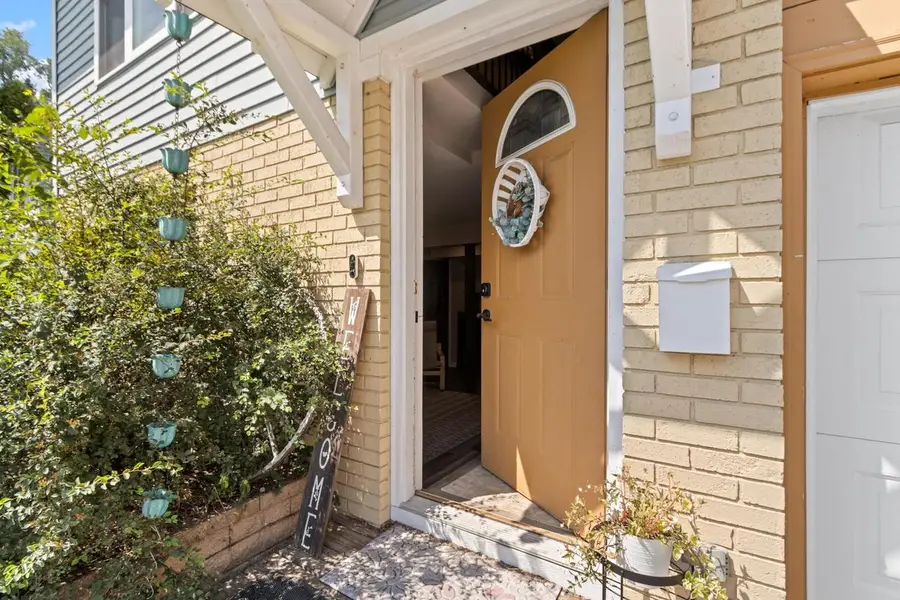 819 E Edgewater Street, Portage, WI 53901 - #2