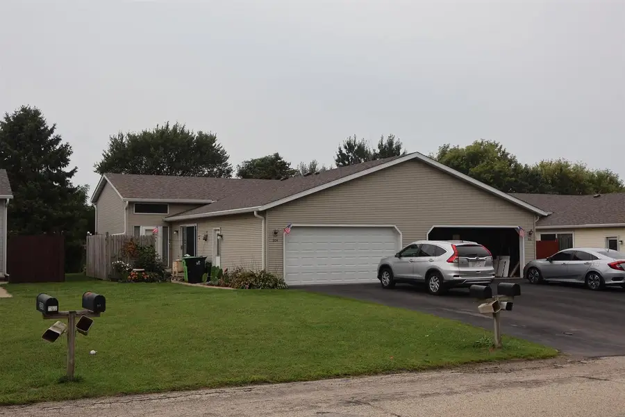 204-206 Eilbes Avenue, Beaver Dam, WI 53916 - #3