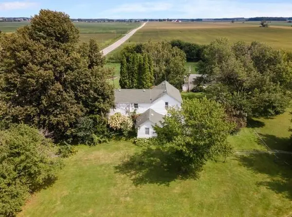 9346 E State 67 Road, Clinton, WI 53525