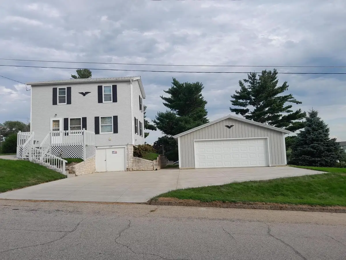 109 Reservoir Street, Potosi, WI 53820 - #1