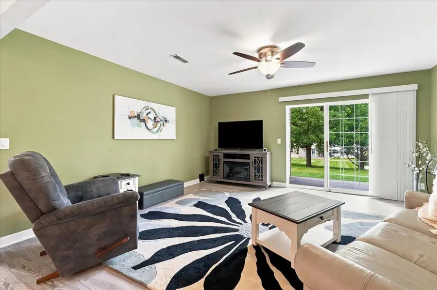 567 Kelvington Drive #1, Sun Prairie, WI 53590 - #3