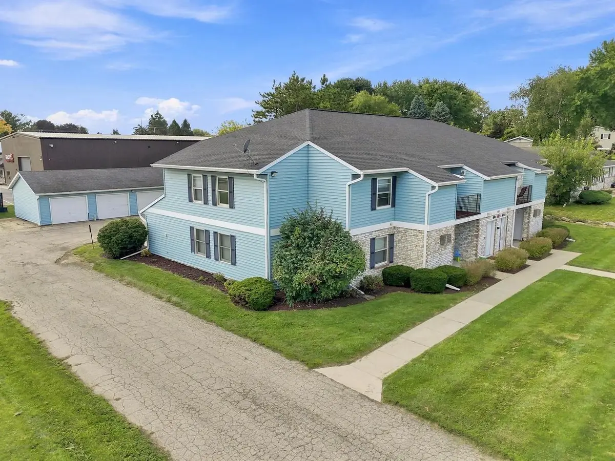 601 E Oak Street, Cottage Grove, WI 53527 - #1