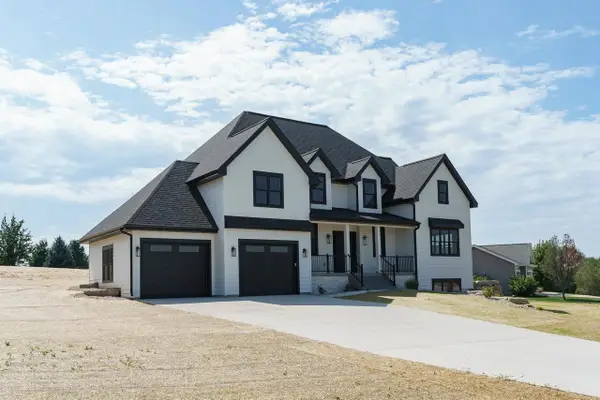7184 Pfeil Bend Road, Sun Prairie, WI 53590