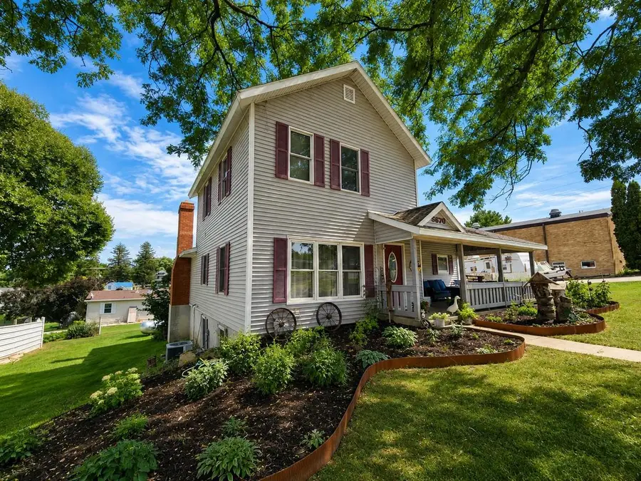 5670 Main Street, Gratiot, WI 53541 - #2