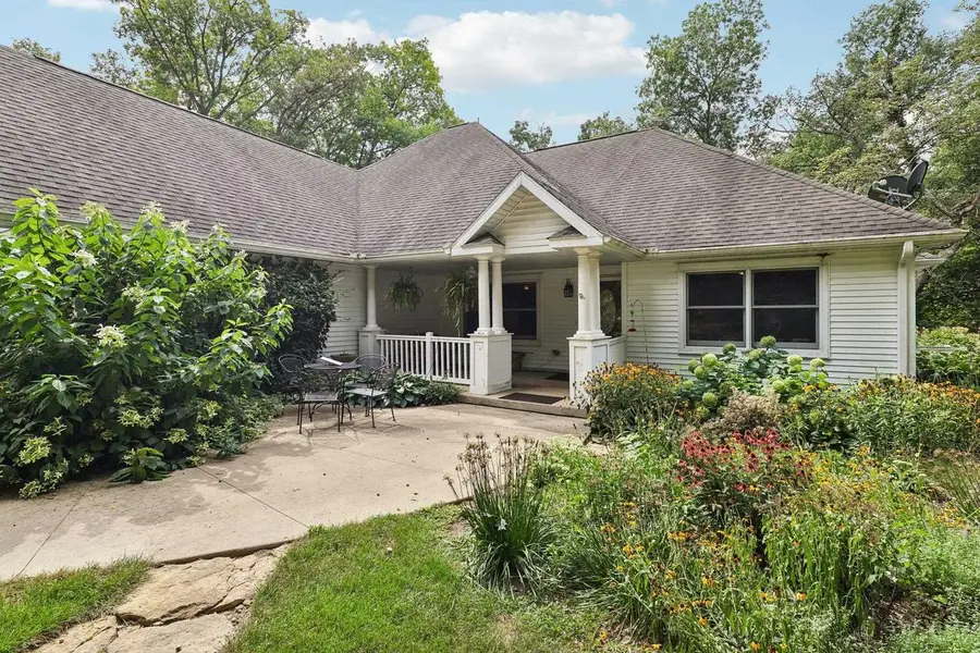 936 Lawinger Road, Mineral Point, WI 53565 - #2