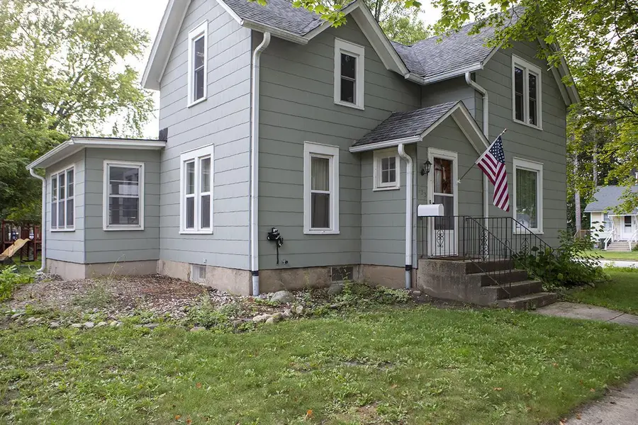 433 Clarence Street, Fort Atkinson, WI 53538 - #2