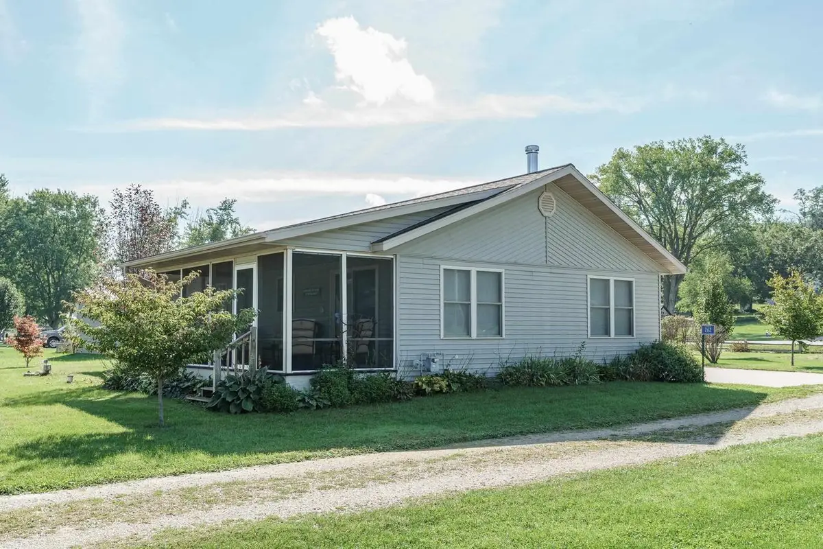 262 E Front Street, Markesan, WI 53946 - #1