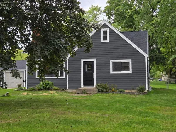 11904 W Oakwood Drive, Franklin, WI 53132