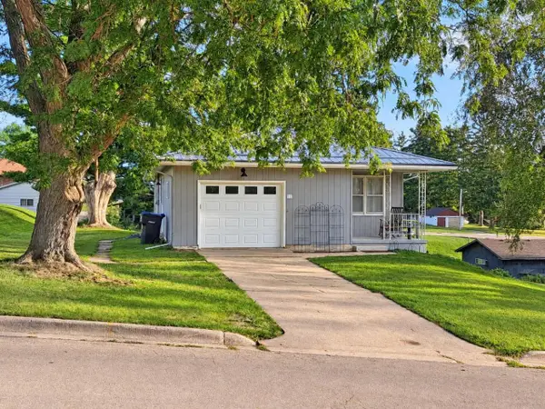 712 10th Avenue, New Glarus, WI 53574