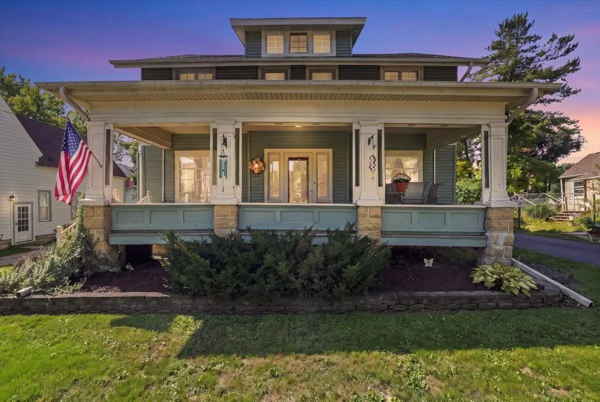 213 W Rollin Street, Edgerton, WI 53534 - #1
