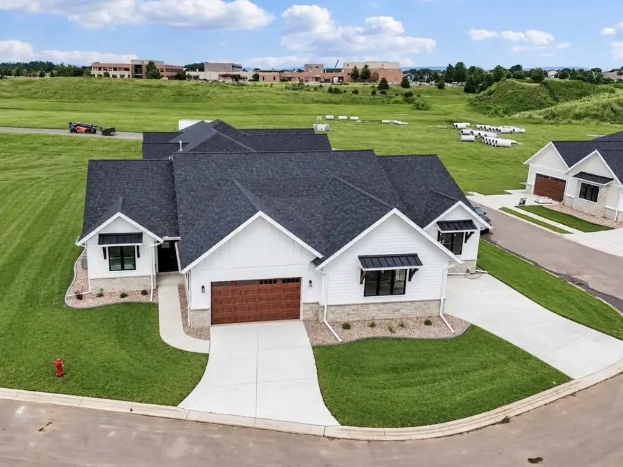 2404 Bluestem Crossing #Lt19, Prairie Du Sac, WI 53578 - #2
