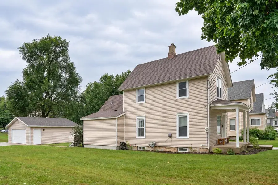 138 S Adams Street, South Beloit, IL 61080 - #3