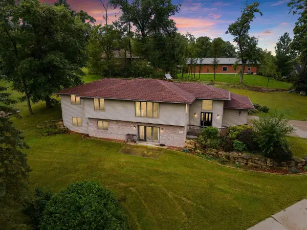 675 Pyrite Road, Platteville, WI 53818