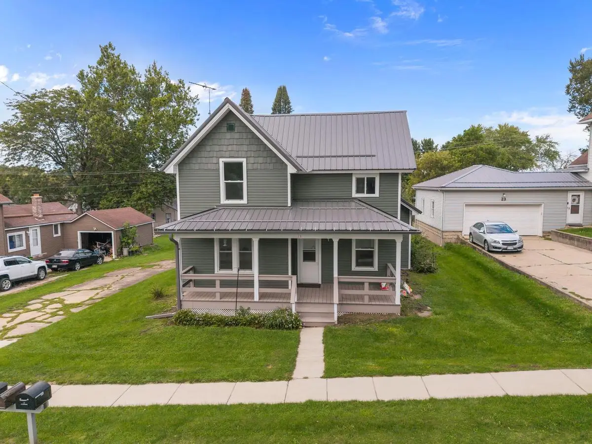 13 E Catherine Street, Markesan, WI 53946 - #1