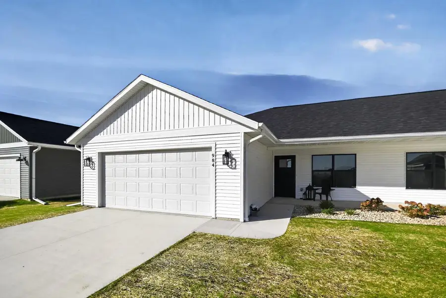 966 Bell Circle, Arlington, WI 53911 - #2