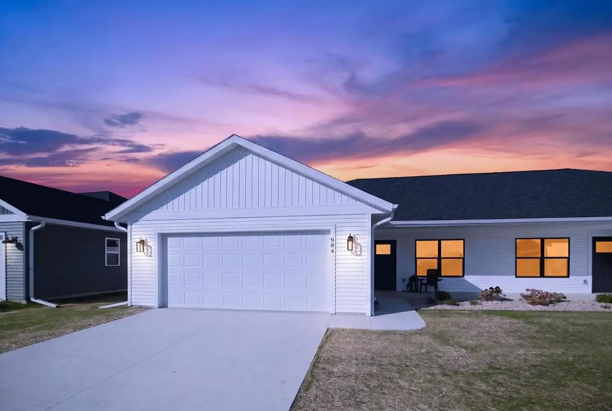 968 Bell Circle, Arlington, WI 53911 - #1