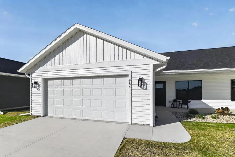 968 Bell Circle, Arlington, WI 53911 - #2