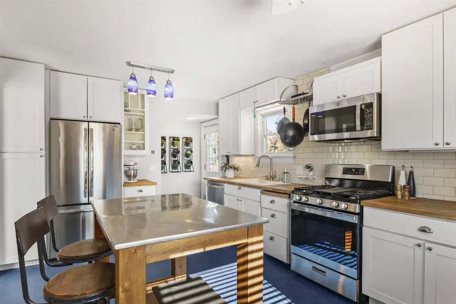 3202 Ridgeway Avenue, Madison, WI 53704 - #3