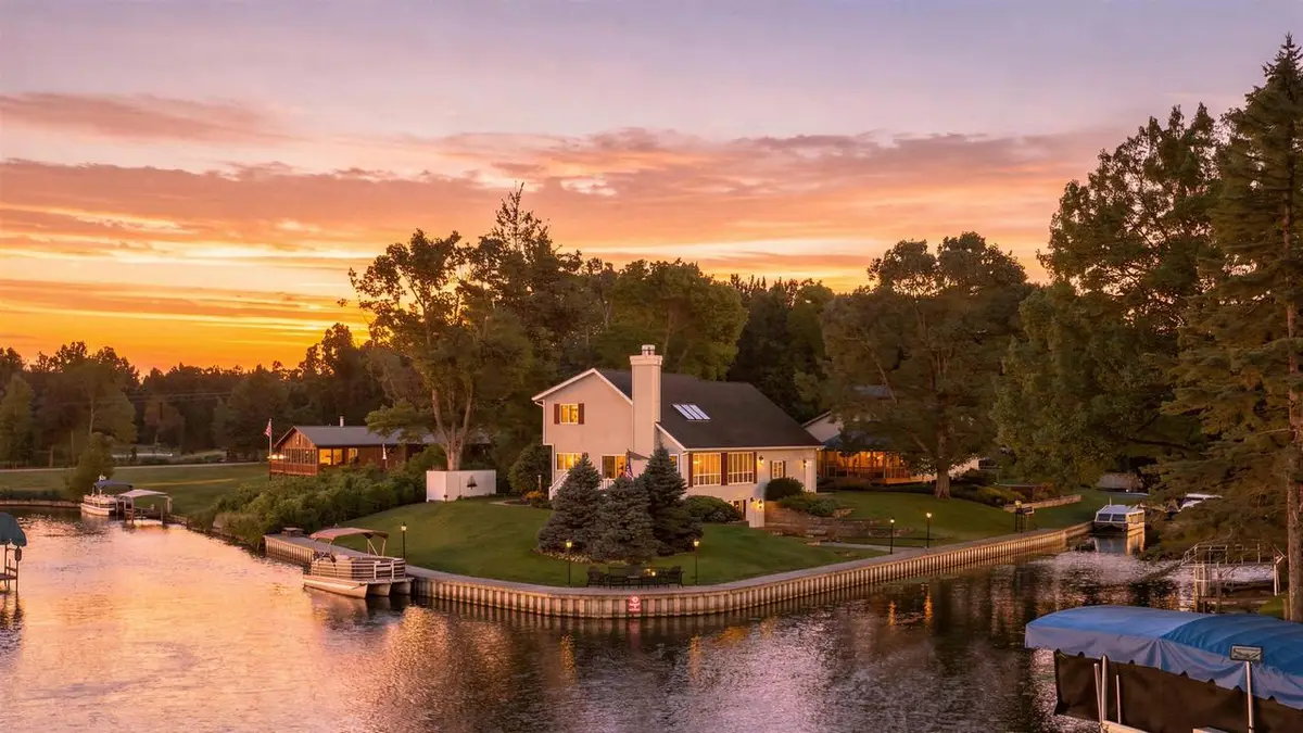 W4292 Red Oak Court, Mauston, WI 53948 - #1