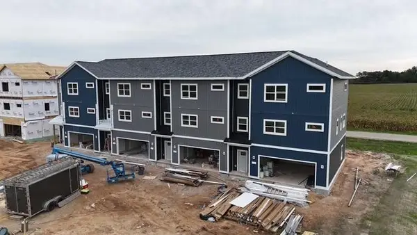 6335 Devil's Lake Way, Mcfarland, WI 53558