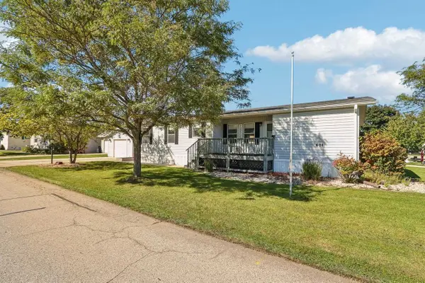 601 Park Ridge Road, Waterford, WI 53185