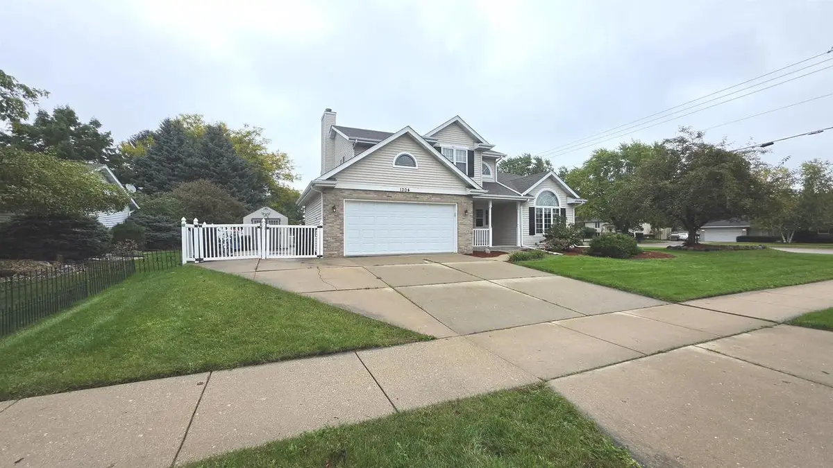 1304 N Wuthering Hills Drive, Janesville, WI 53546 - #1